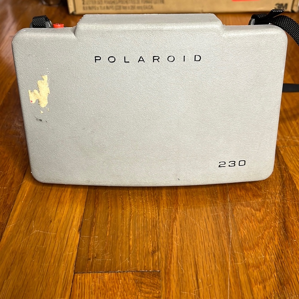 Genuine Vintage Polaroid Automatic 230 Land Camera With Strap